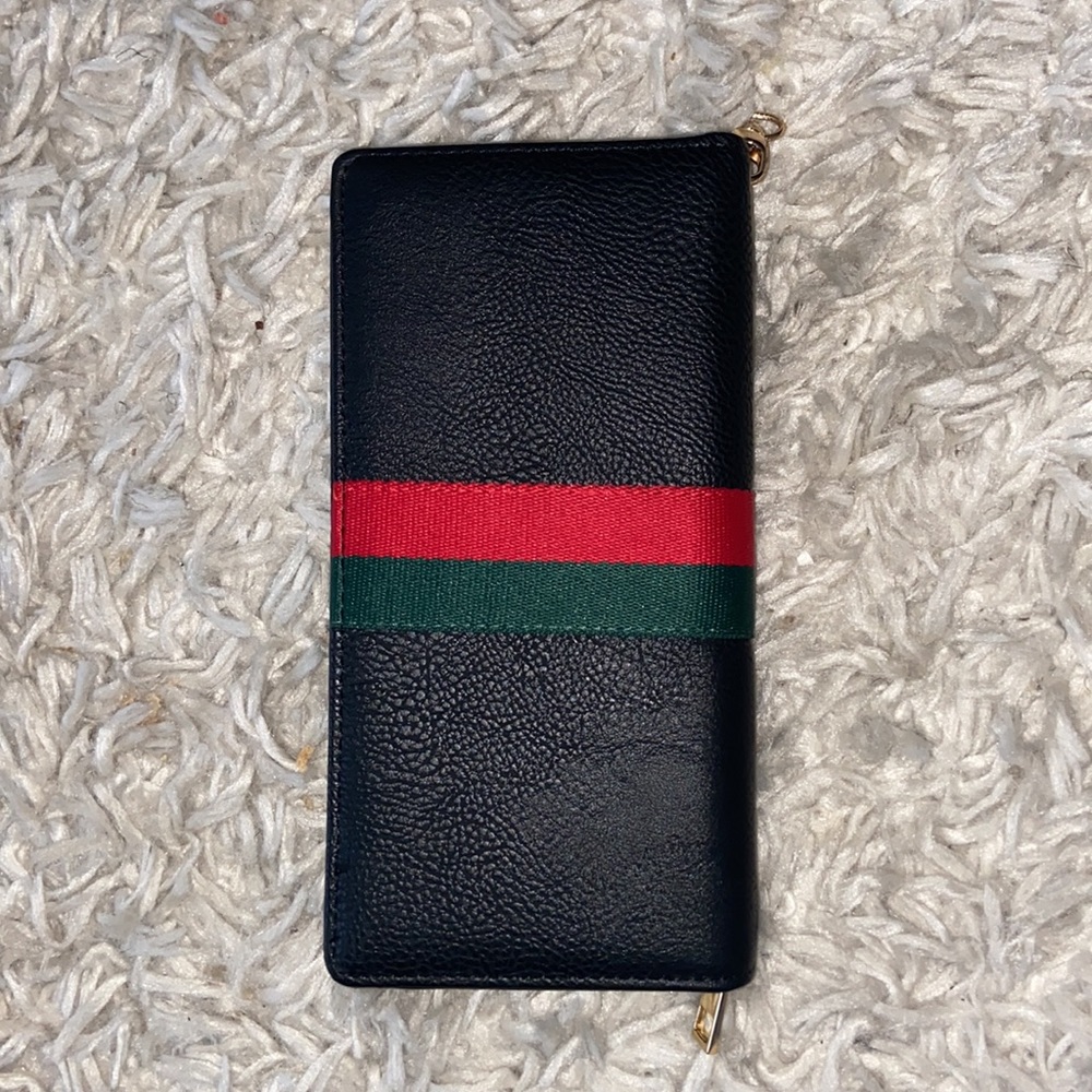 Chic Wallet 💖💕 - Picture 2 of 3